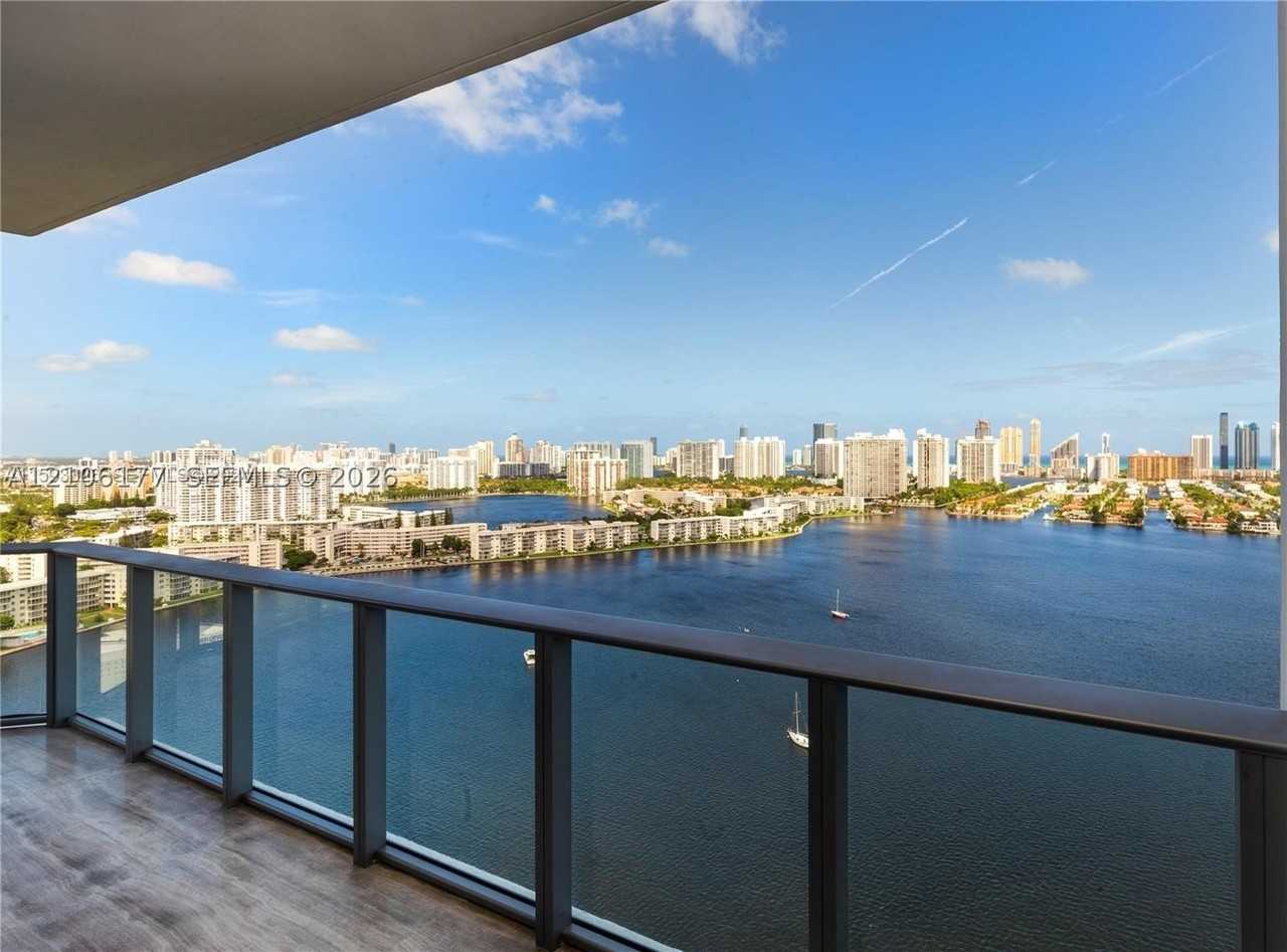 17301 Biscayne Blvd - Photo 5 of 20