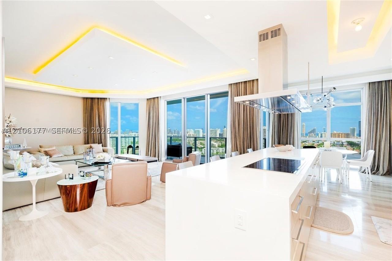 17301 Biscayne Blvd - Photo 7 of 20