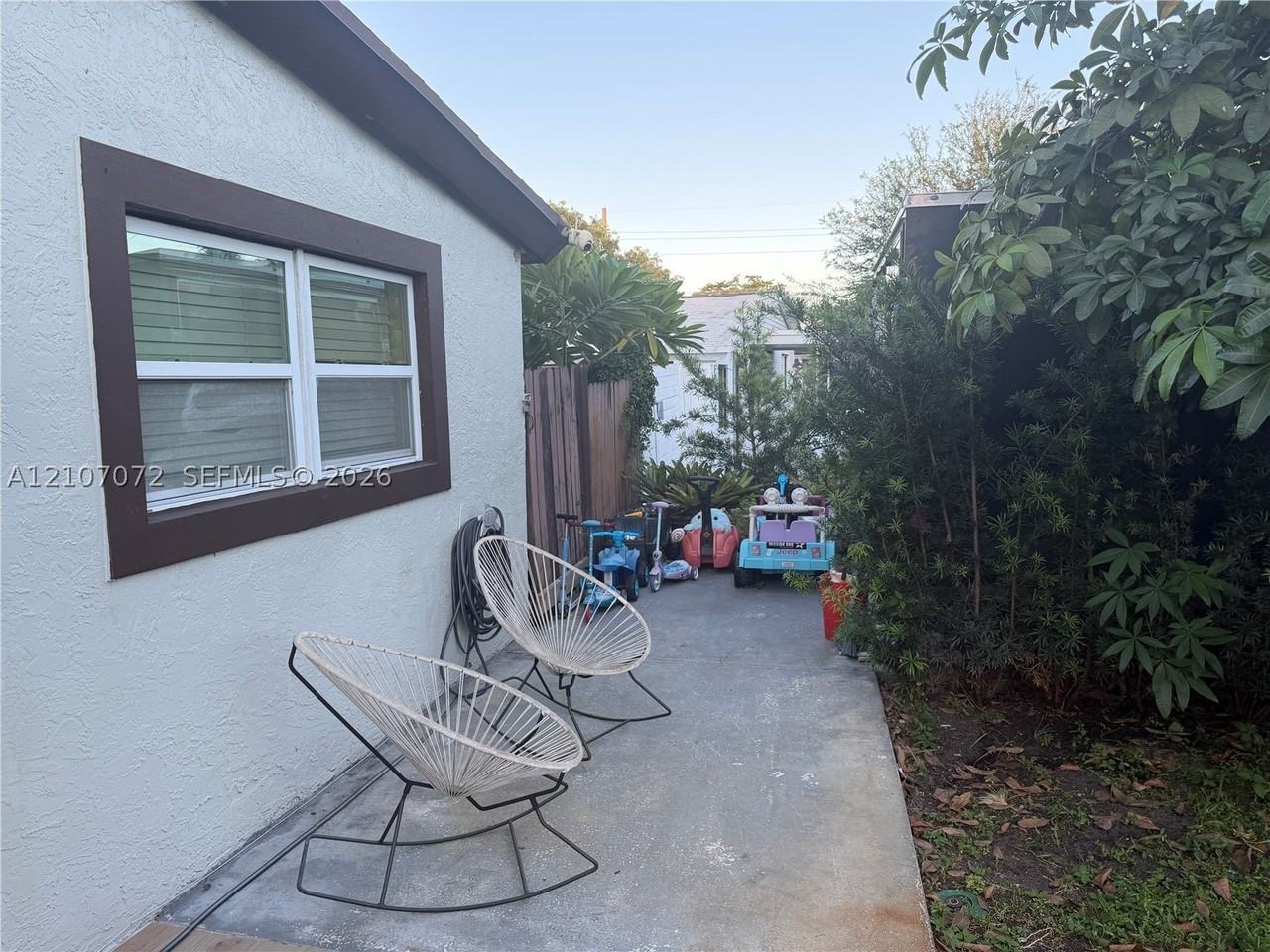 5621 Hope St #A - Photo 3 of 24