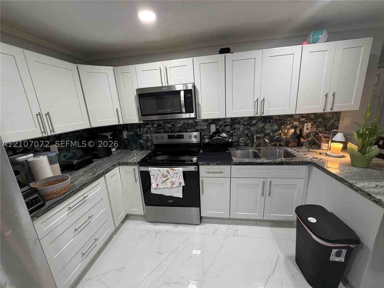 5621 Hope St #A - Photo 5 of 24