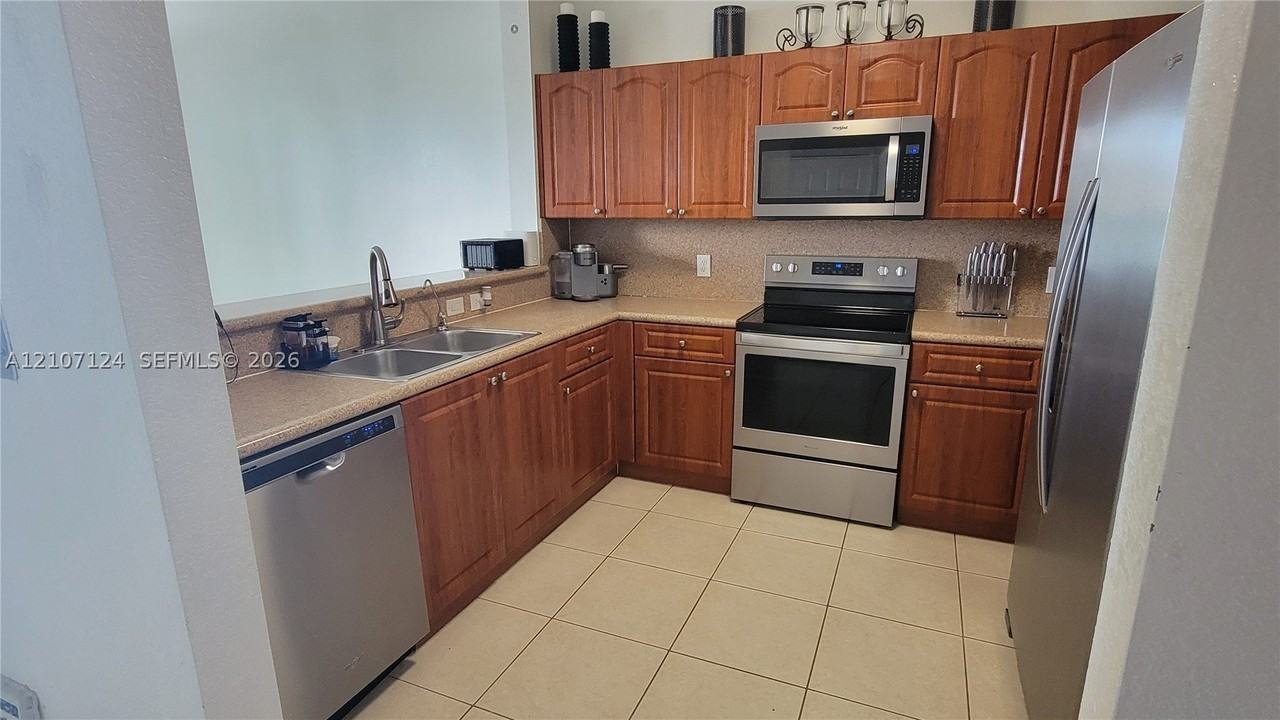 3985 Sw 155th Ave #306 - Photo 2 of 22