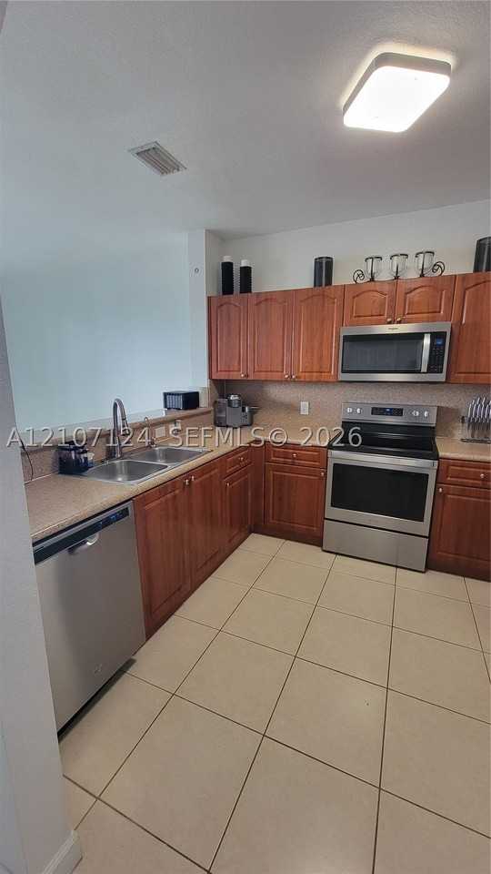3985 Sw 155th Ave #306 - Photo 5 of 22