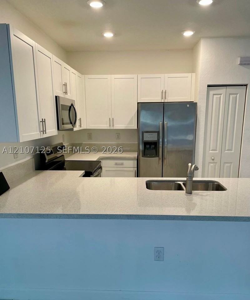 382 Ne 208th Ter #382 - Photo 6 of 17