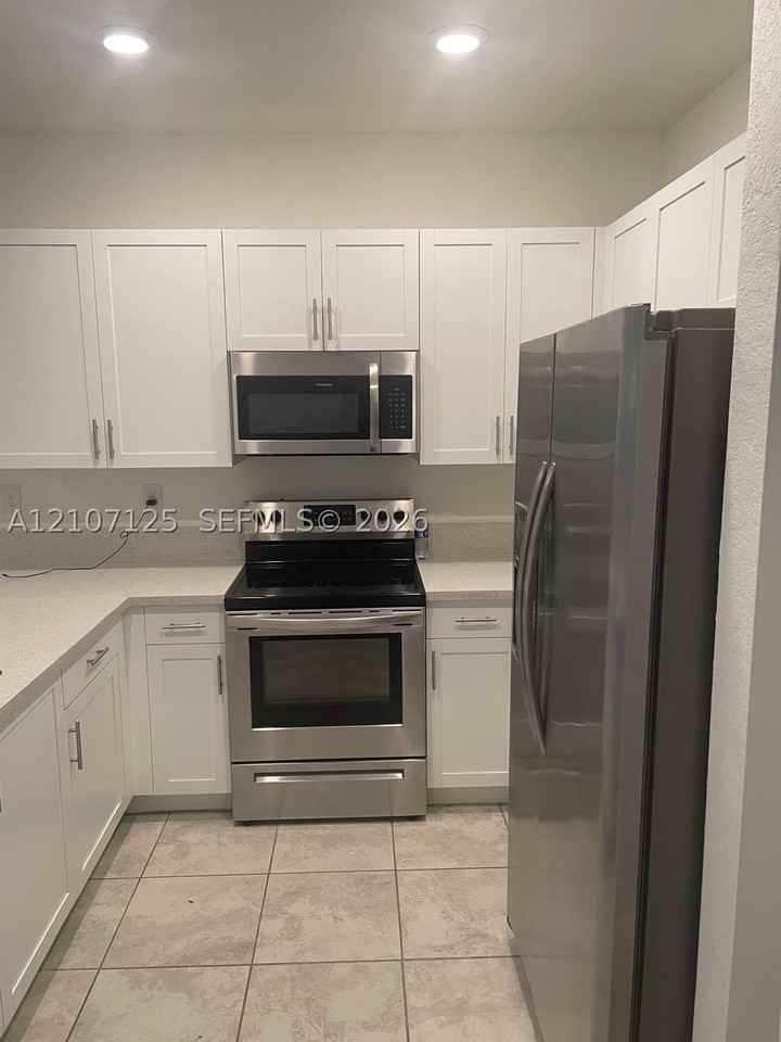 382 Ne 208th Ter #382 - Photo 7 of 17