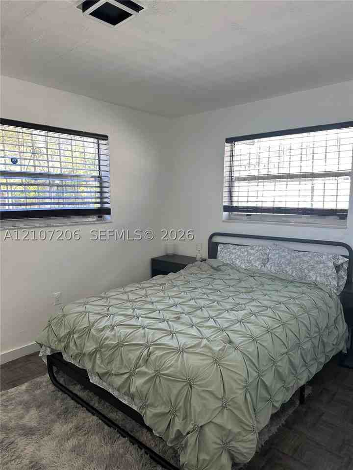 812 Nw 55th Ter #812 - Photo 4 of 9