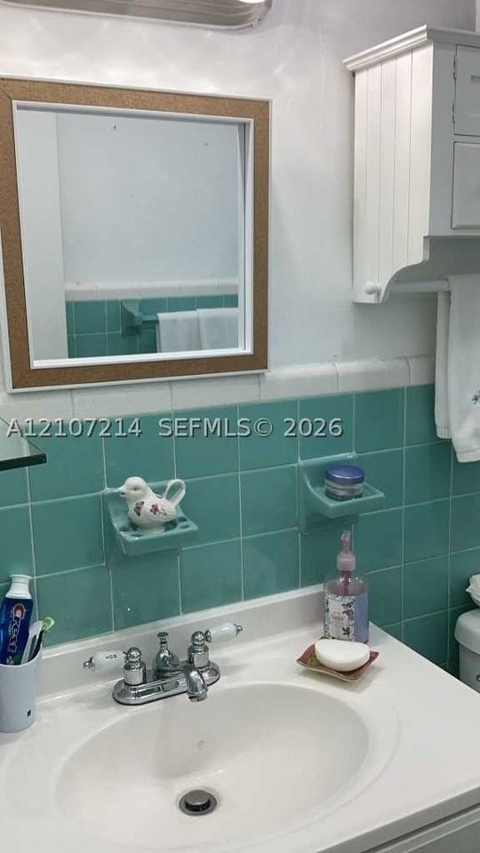 3181 Sw 18th St #6 - Photo 3 of 11