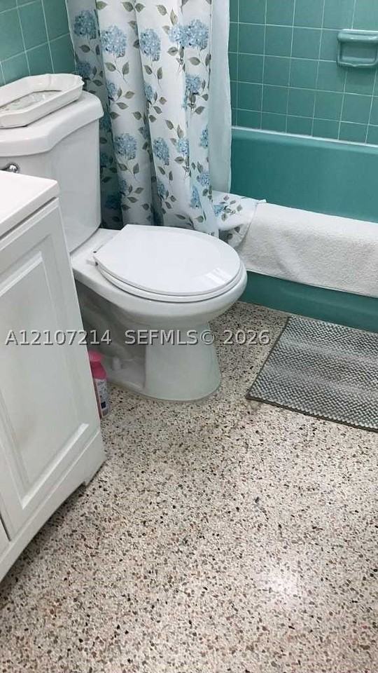 3181 Sw 18th St #6 - Photo 4 of 11