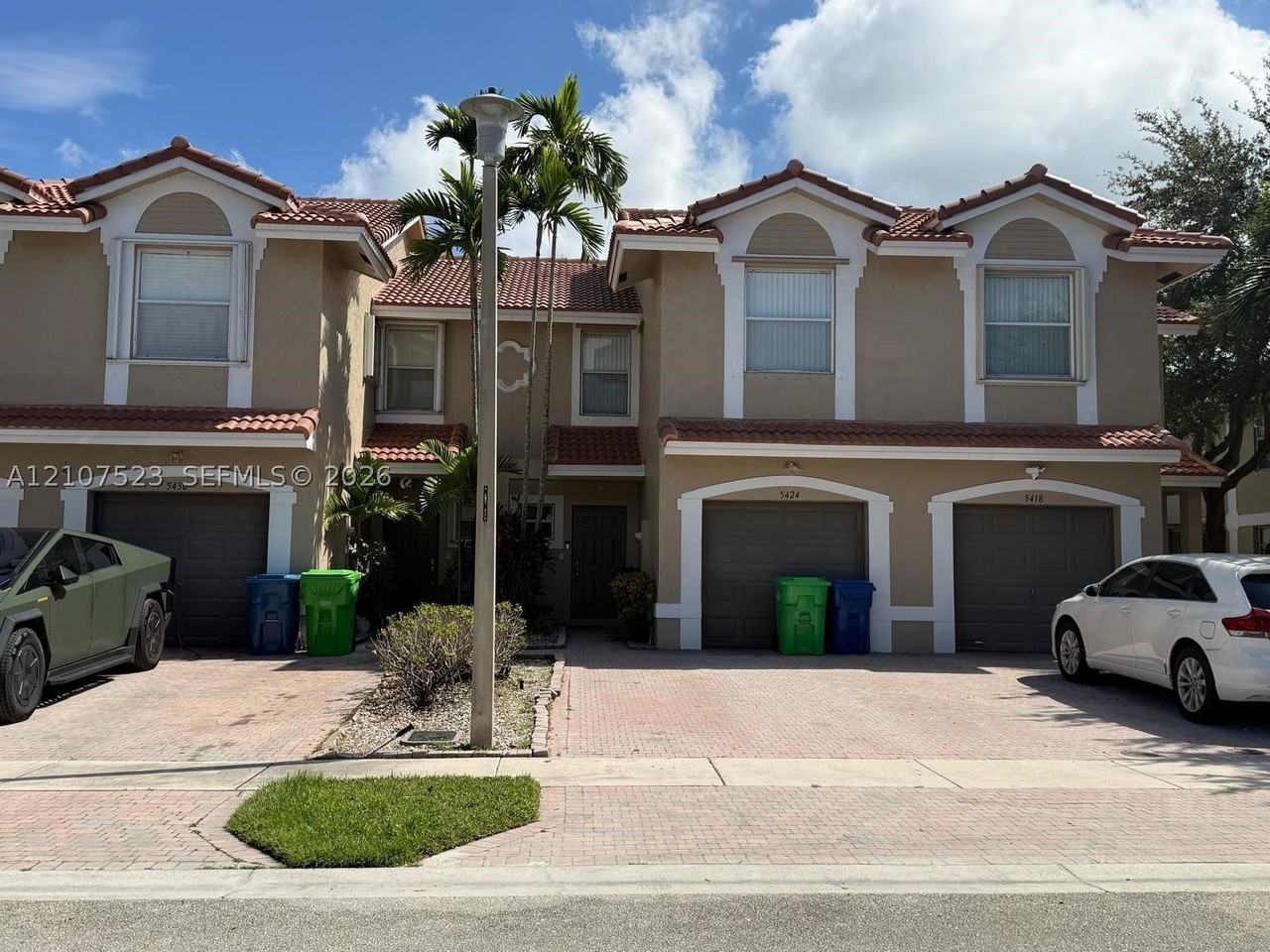 5424 Nw 90th Ave - Photo 2 of 17
