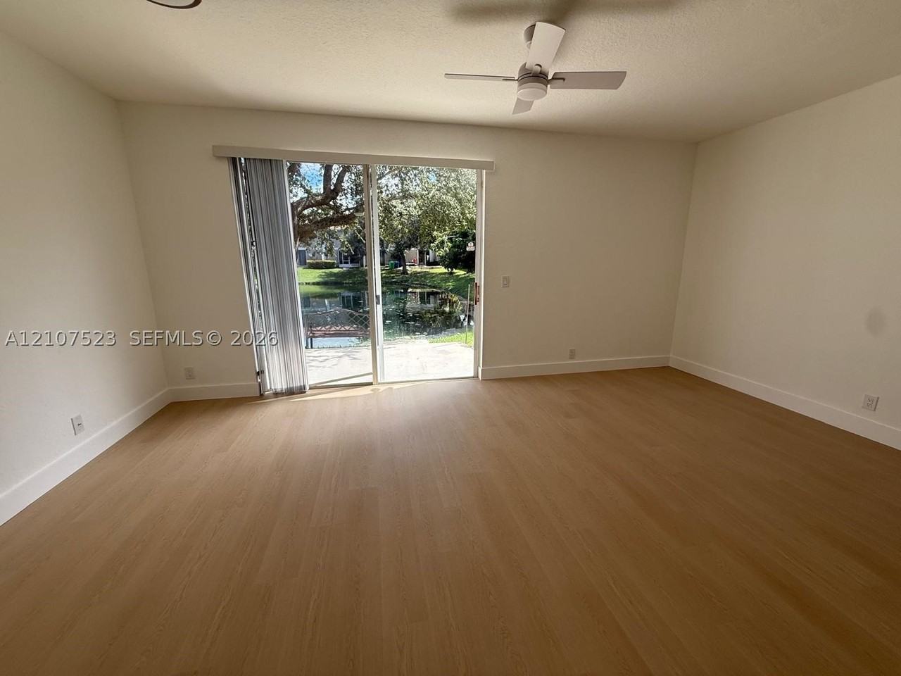 5424 Nw 90th Ave - Photo 3 of 17