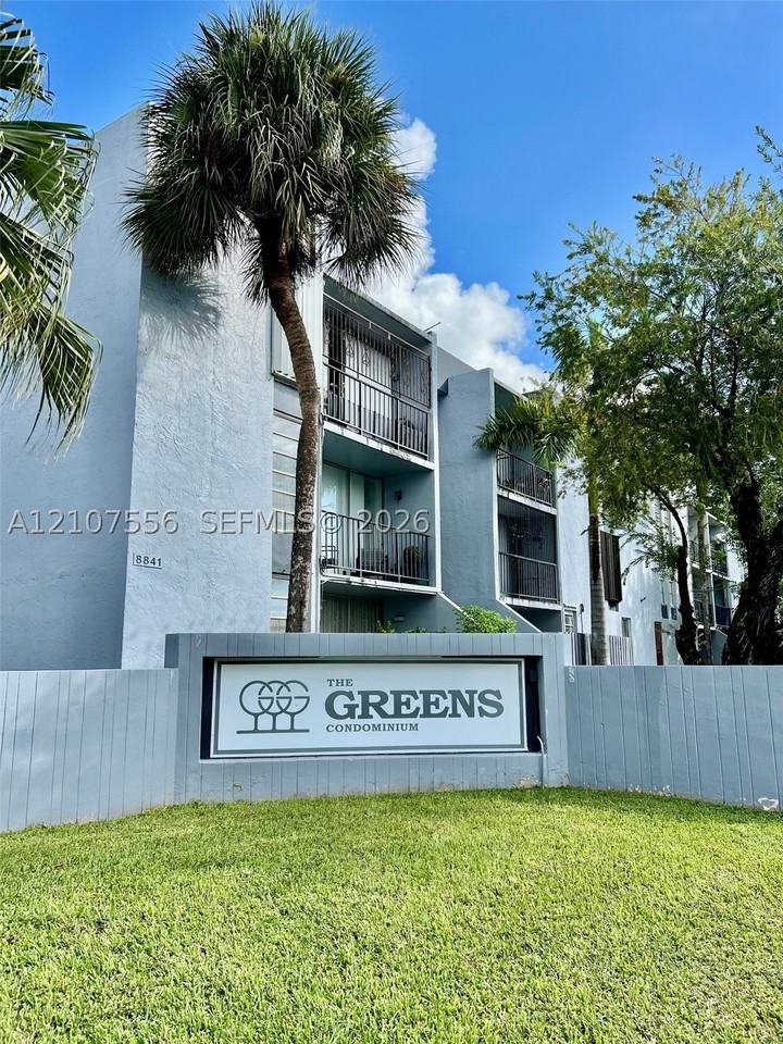 8821 W Flagler St #306