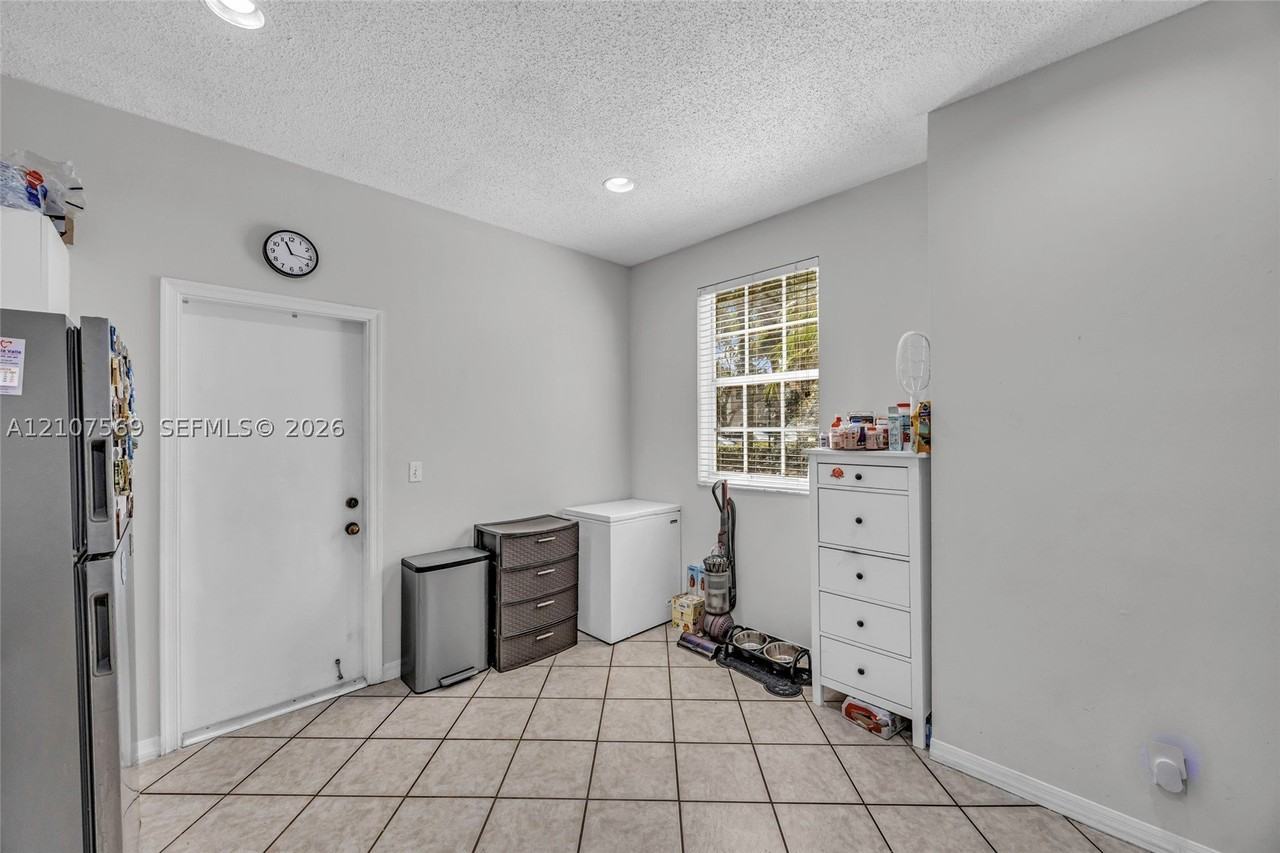 3765 San Simeon Cir #3765 - Photo 4 of 39