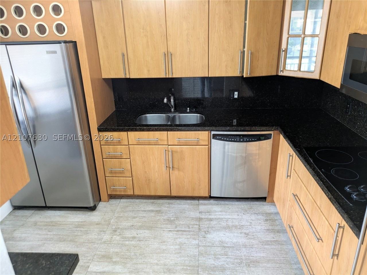 412 Lakeview Dr #203 - Photo 4 of 44