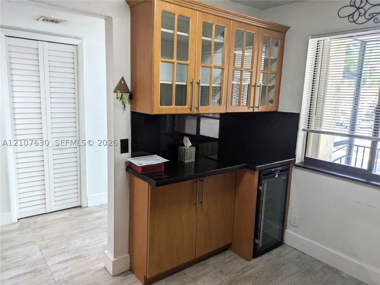 412 Lakeview Dr #203 - Photo 5 of 44
