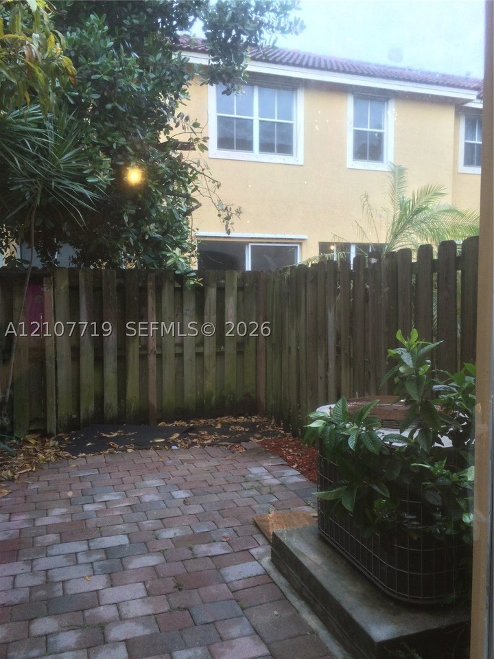 27303 Sw 138th Path #1 - Photo 2 of 5