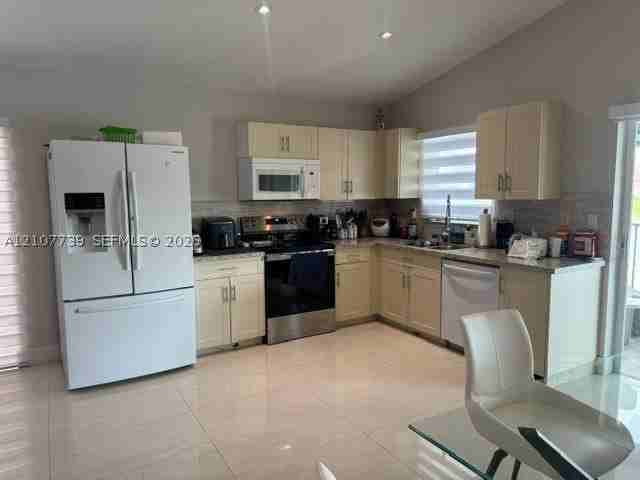 16284 Sw 100th Ter - Photo 3 of 18