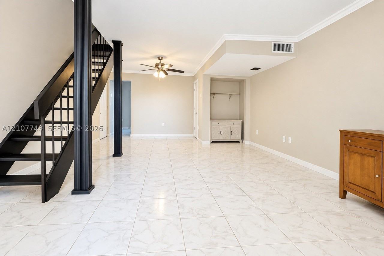 9009 Ne 4th Avenue Rd #9009 - Photo 4 of 21
