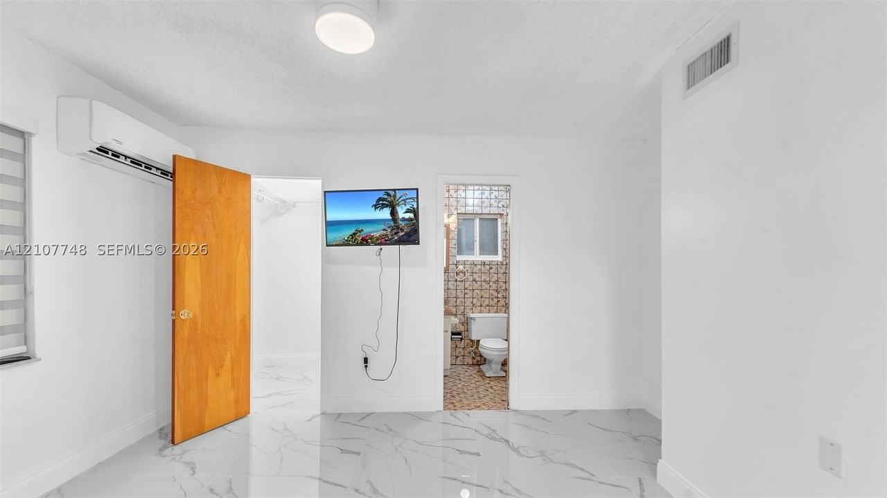 3333 Sw 1st St #3 - Photo 6 of 10
