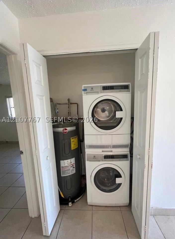 1670 Harding St #B - Photo 7 of 14