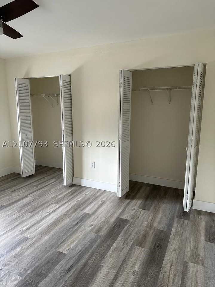 2208 W 74th St #202-21 - Photo 5 of 10