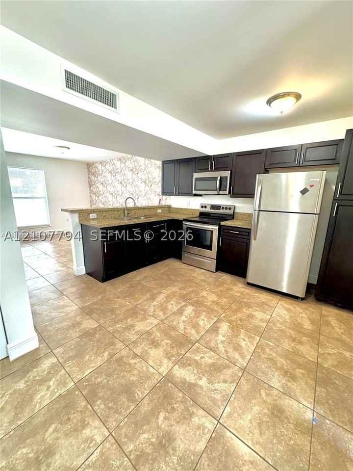 1968 Nw 4th Ct #323 - Photo 2 of 8