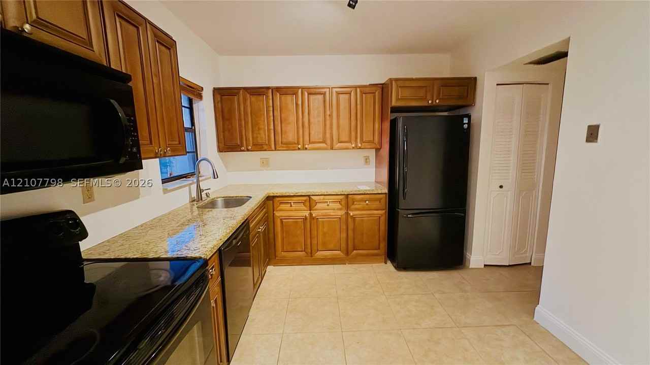 780 Ne 199th St #206E - Photo 4 of 25