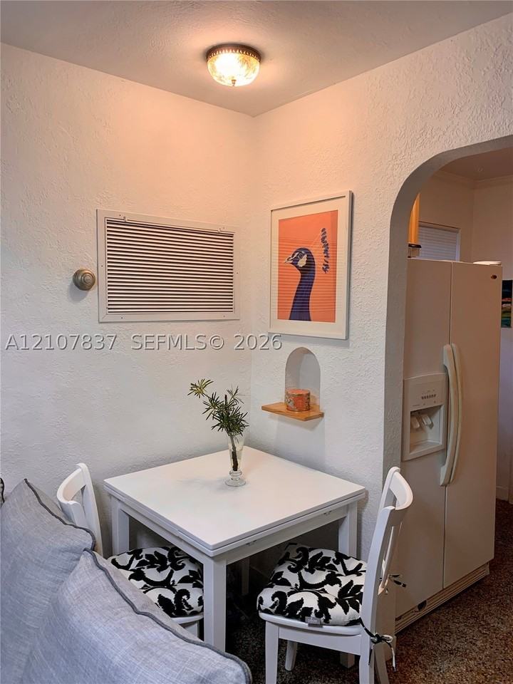 845 Sw 11th Ct - Photo 4 of 21