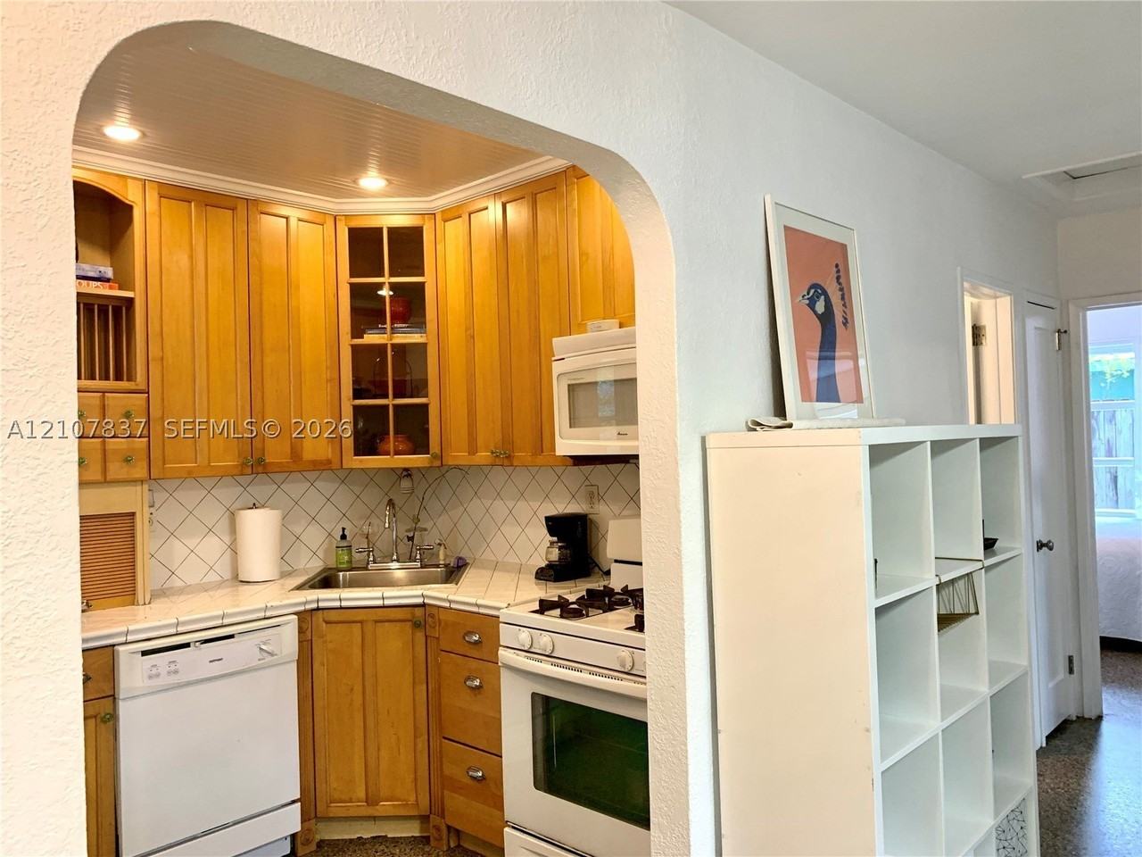 845 Sw 11th Ct - Photo 6 of 21