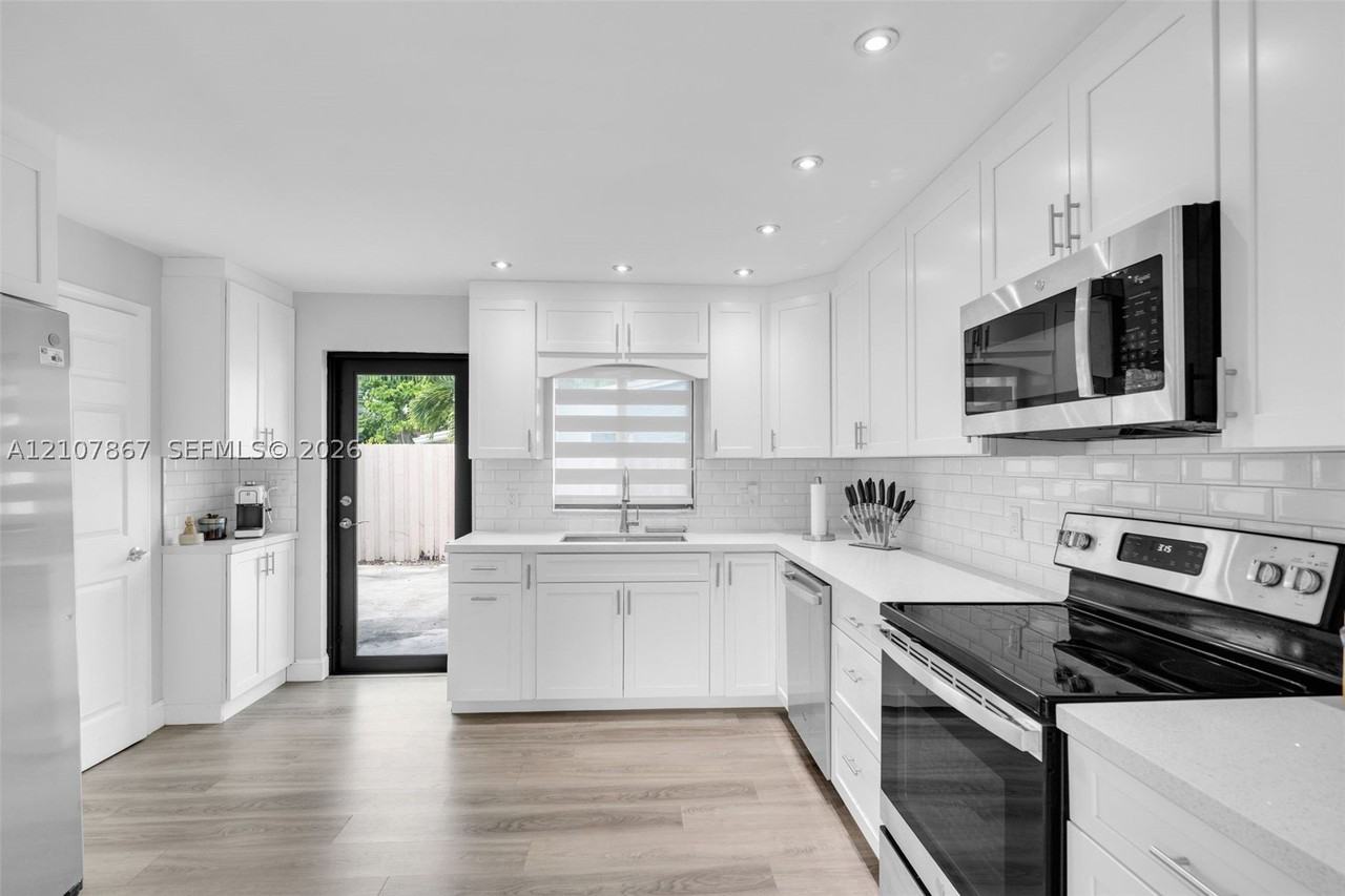 6100 Ne 2nd Ter - Photo 7 of 17