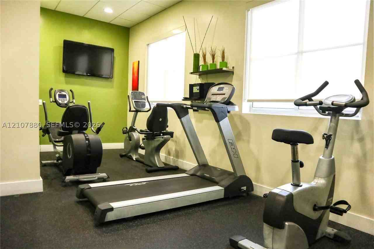 1401 W Flagler St #906 - Photo 4 of 13