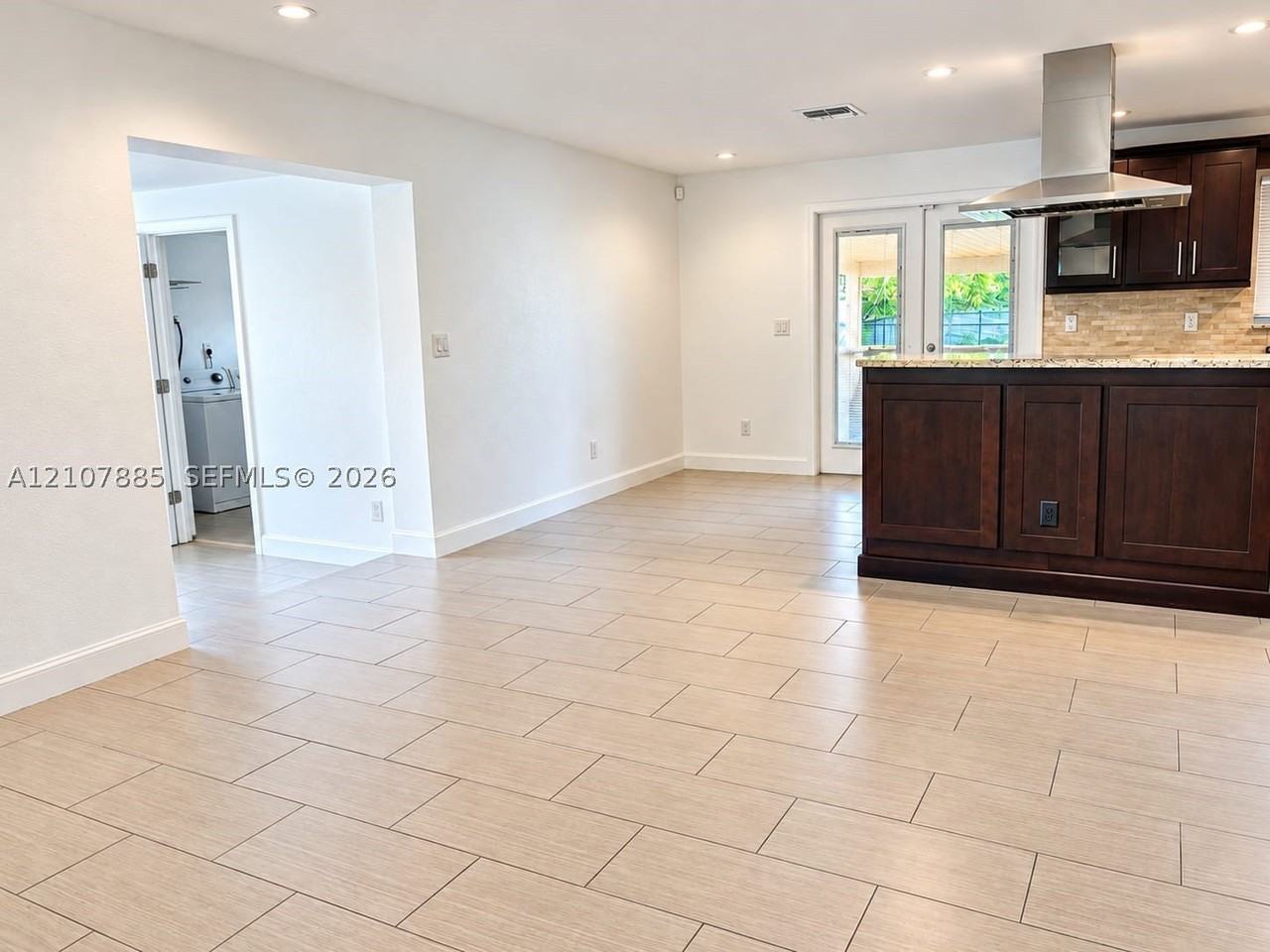 4840 Nw 10th Ter - Photo 3 of 30