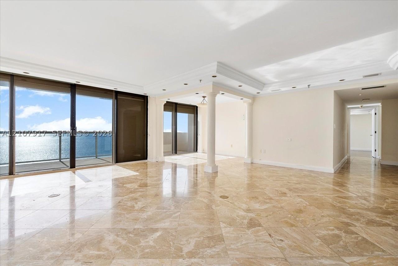 5757 Collins Ave #2106 - Photo 7 of 45