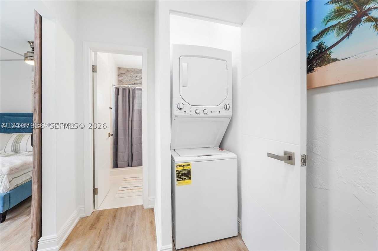 1351 Euclid Ave #12 - Photo 7 of 9