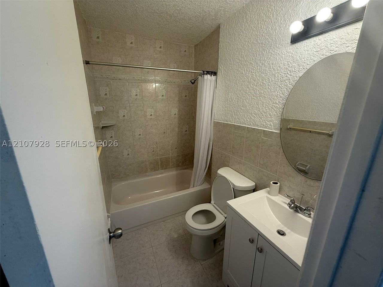 815 Foster Rd #2 - Photo 5 of 9