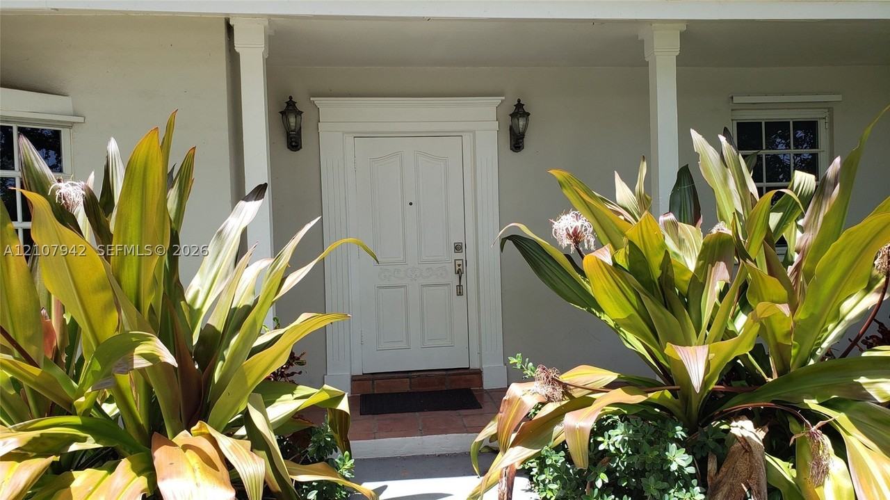 7481 Sw 158th Ter - Photo 2 of 36