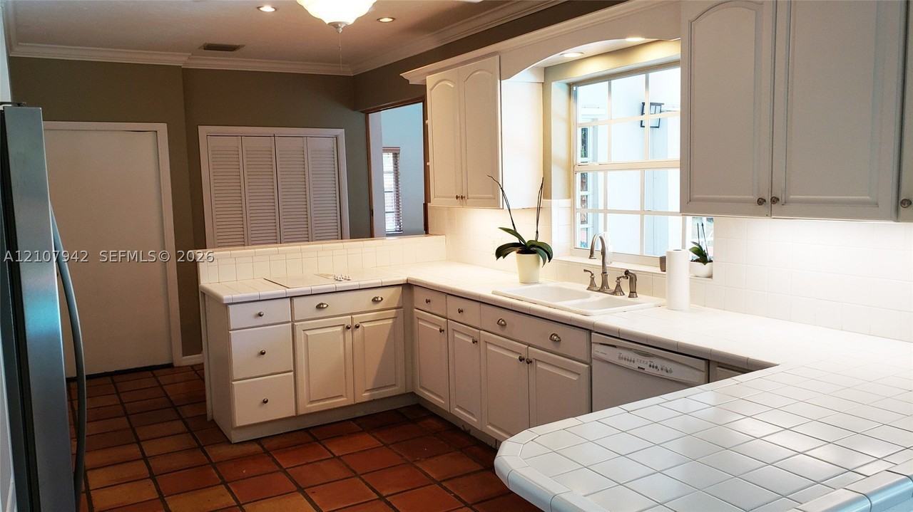 7481 Sw 158th Ter - Photo 5 of 36