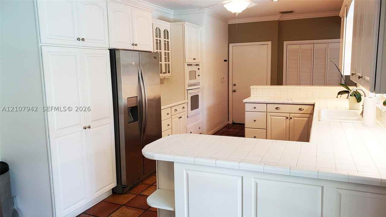 7481 Sw 158th Ter - Photo 6 of 36
