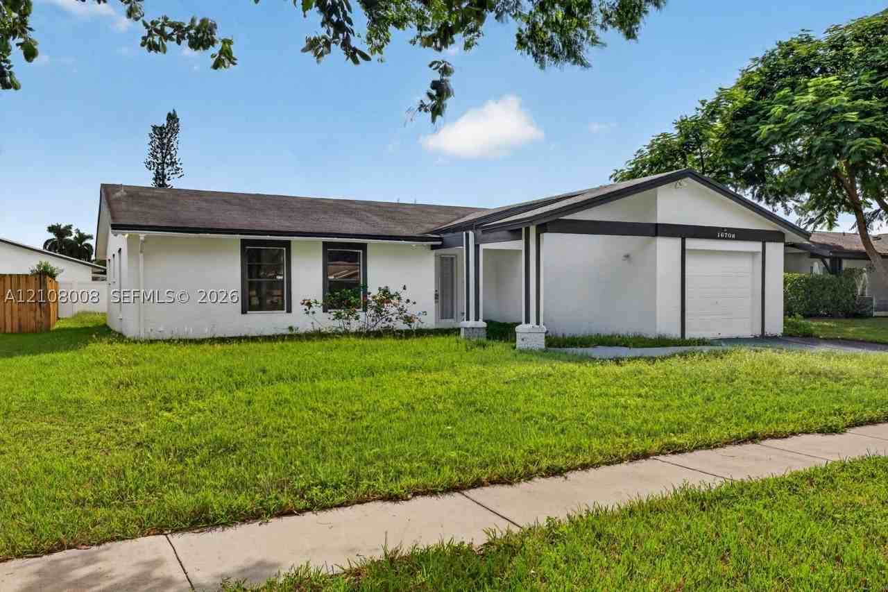 16708 Sw 5th Way - Photo 2 of 23