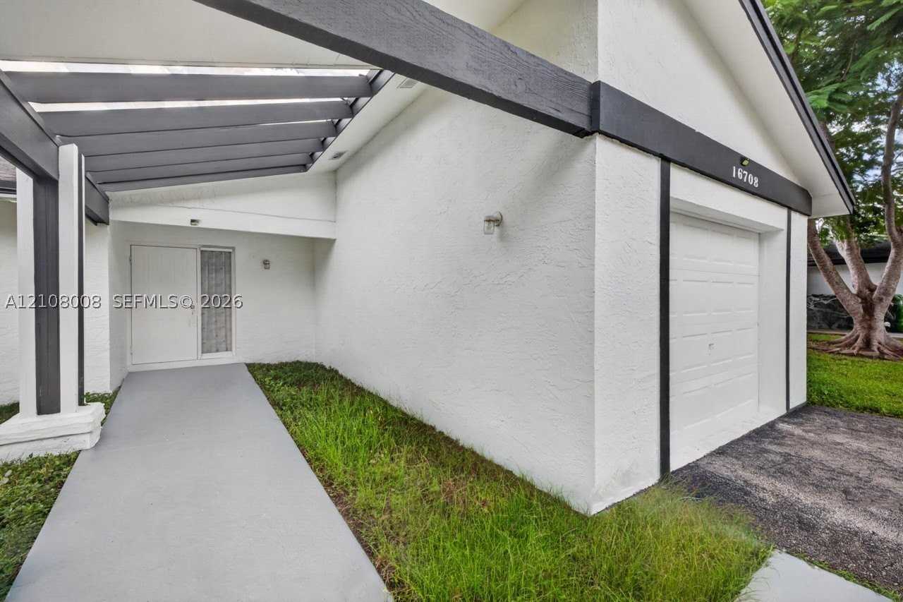 16708 Sw 5th Way - Photo 4 of 23