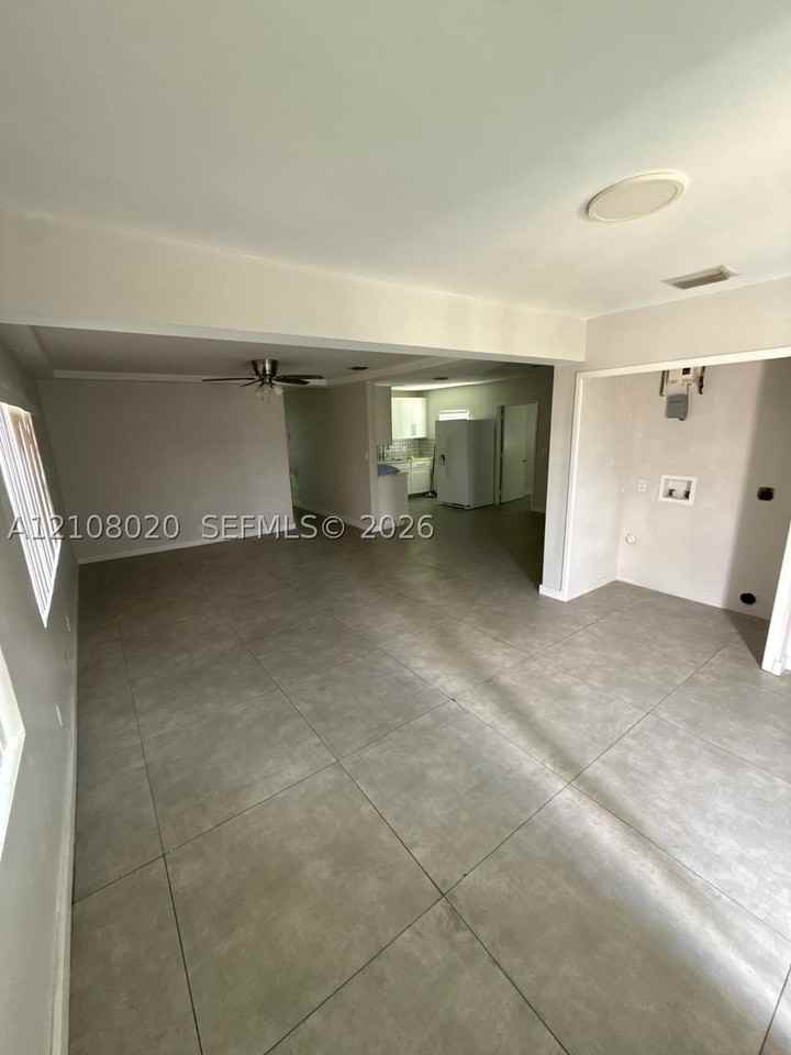 620 Nw 1st Ave - Photo 3 of 12