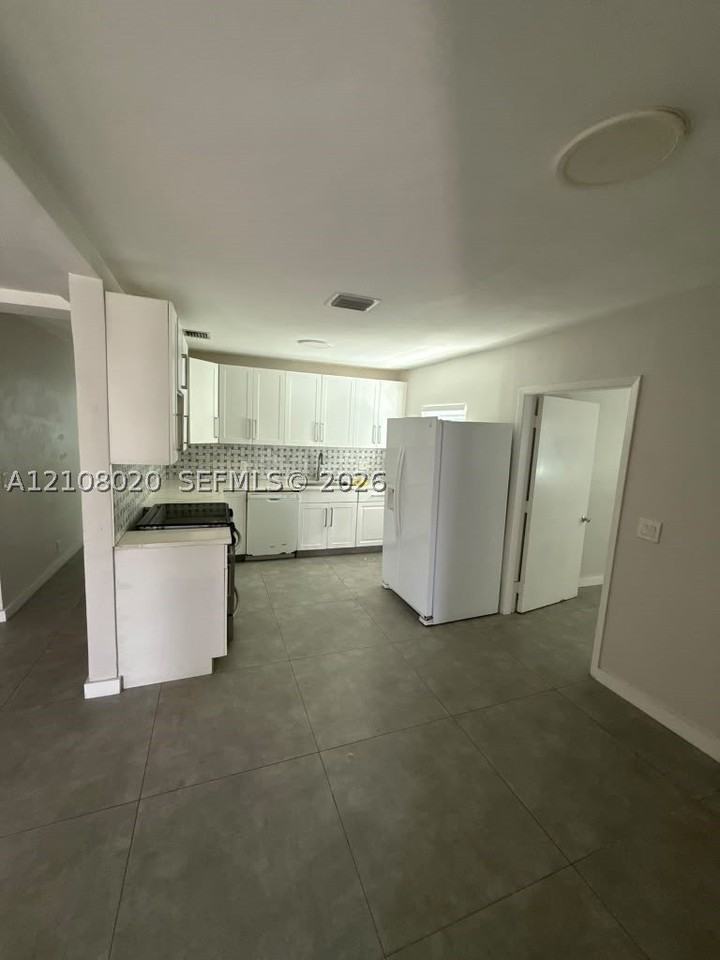 620 Nw 1st Ave - Photo 5 of 12