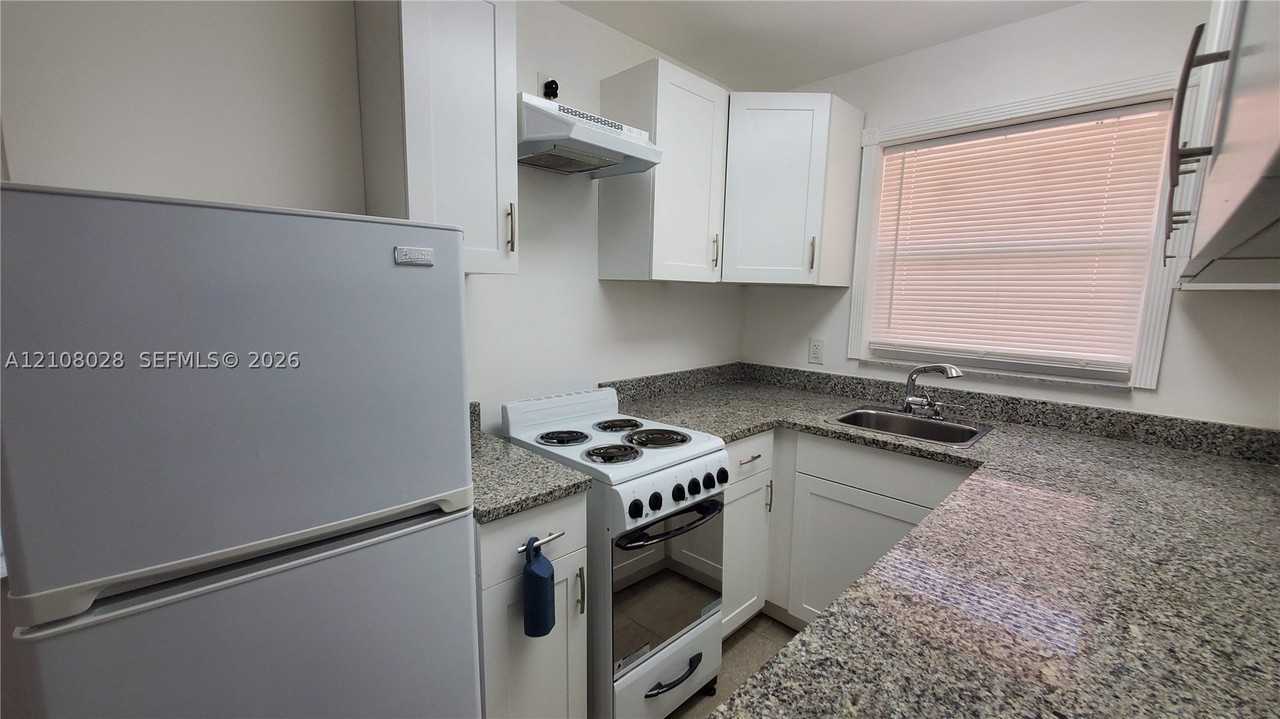 312 9th Ave N #2 - Photo 6 of 17