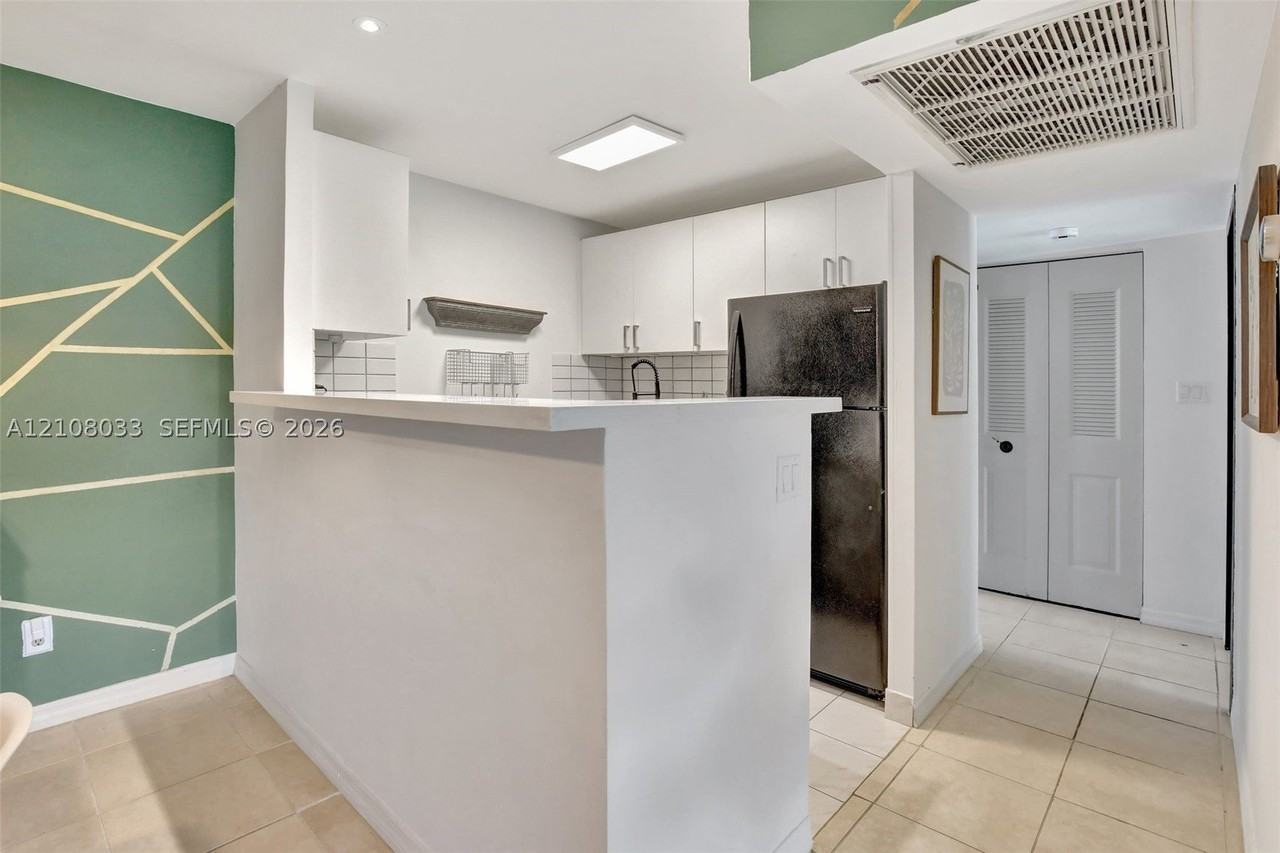5821 Washington St #30 - Photo 7 of 12