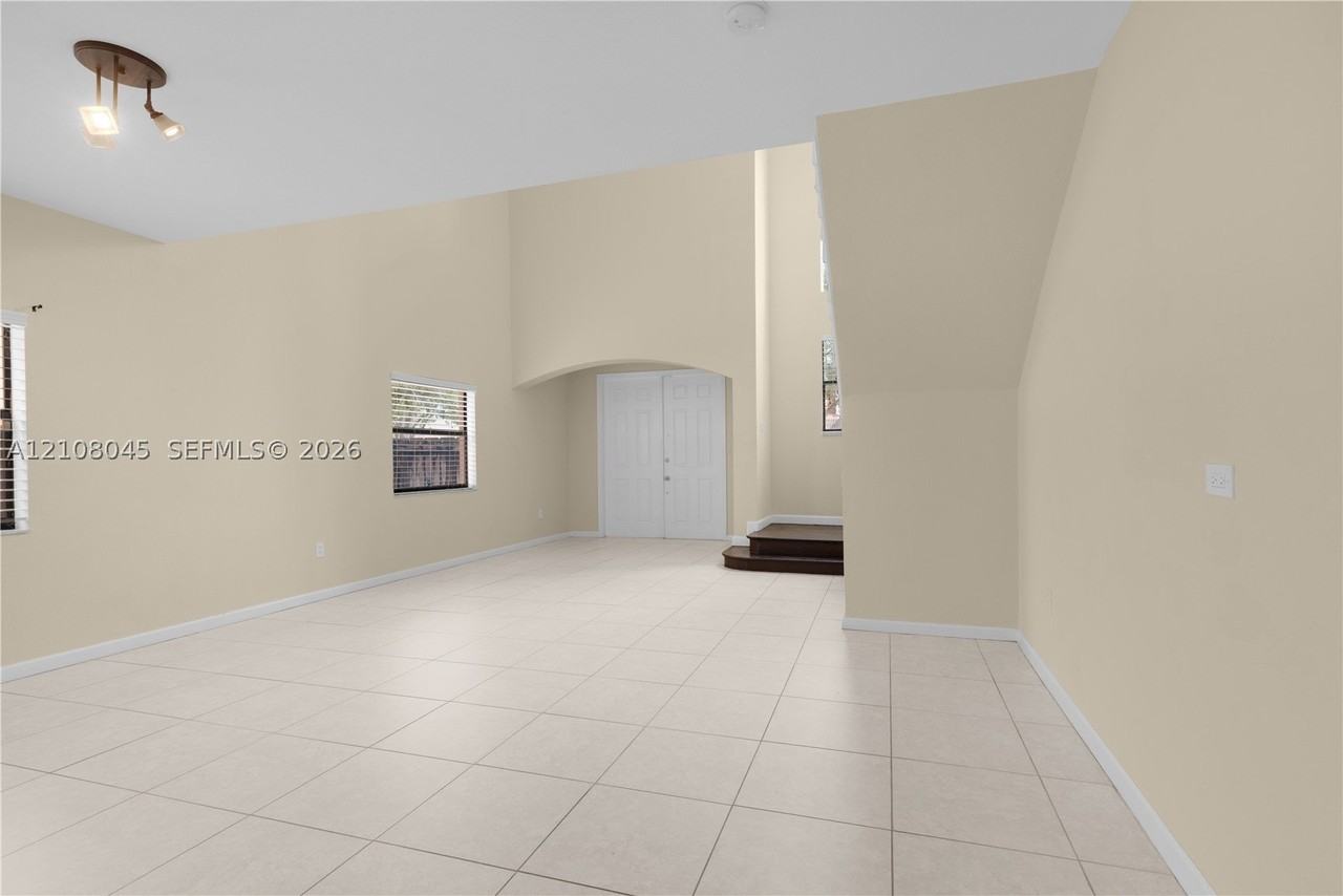 11358 Sw 243rd Ter - Photo 5 of 44