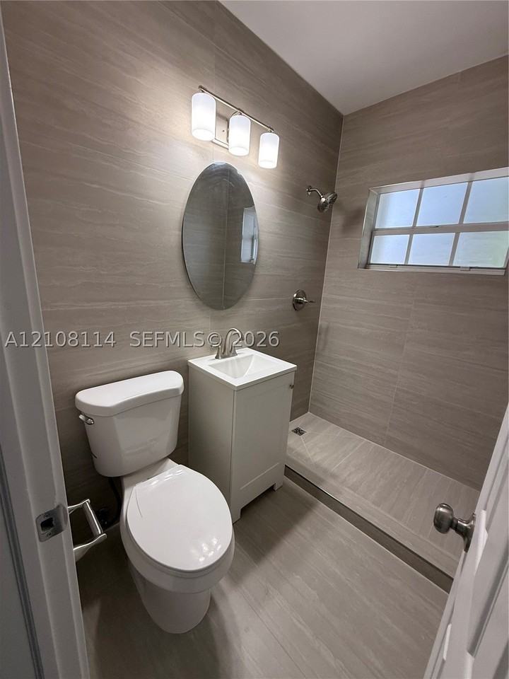17451 Ne 19th Ave - Photo 7 of 22