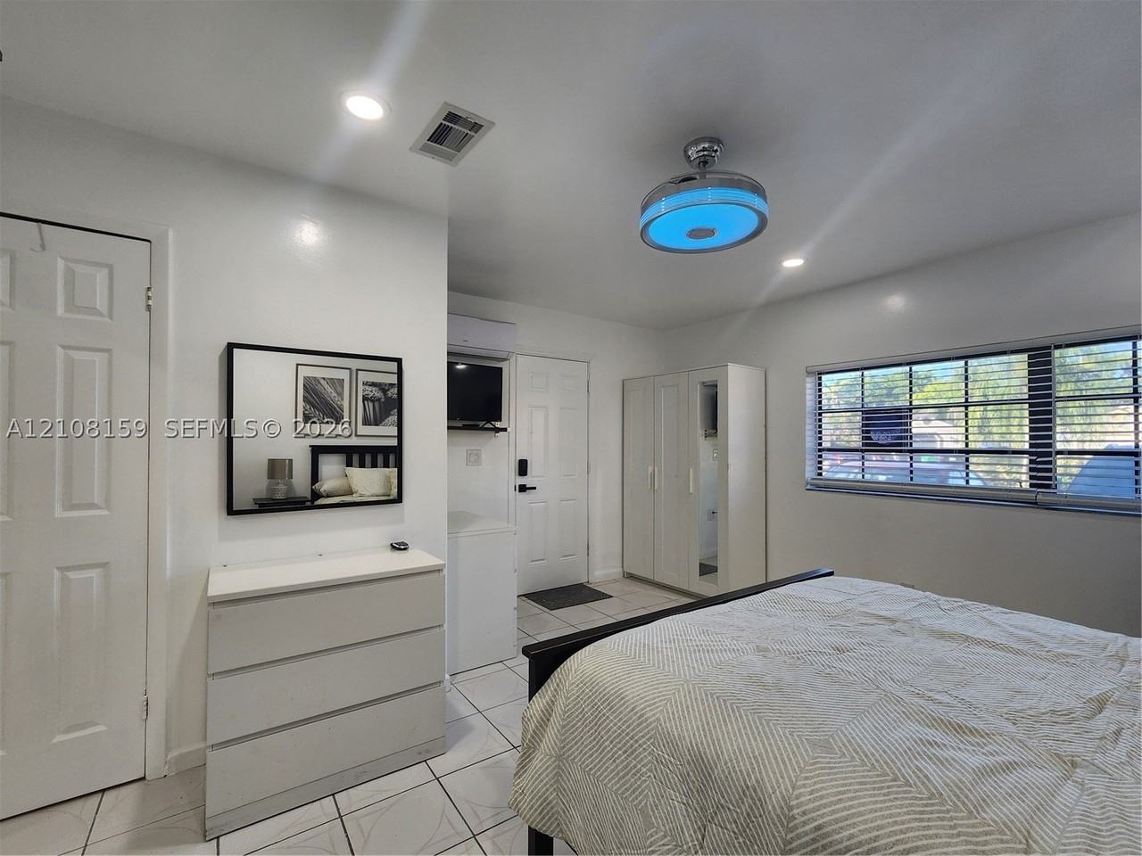 2401 Sw 87th Ave #A - Photo 3 of 44