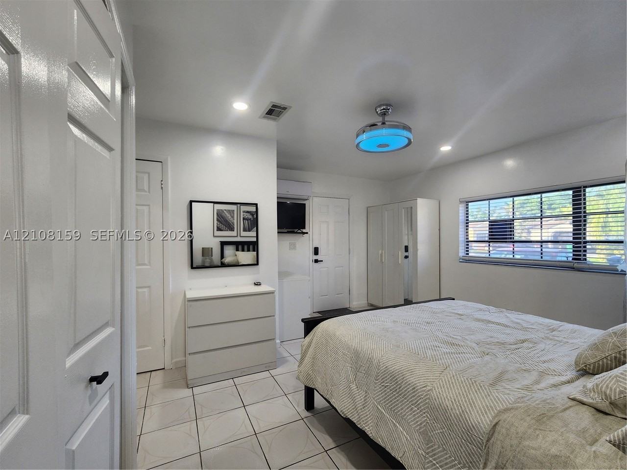 2401 Sw 87th Ave #A - Photo 7 of 44
