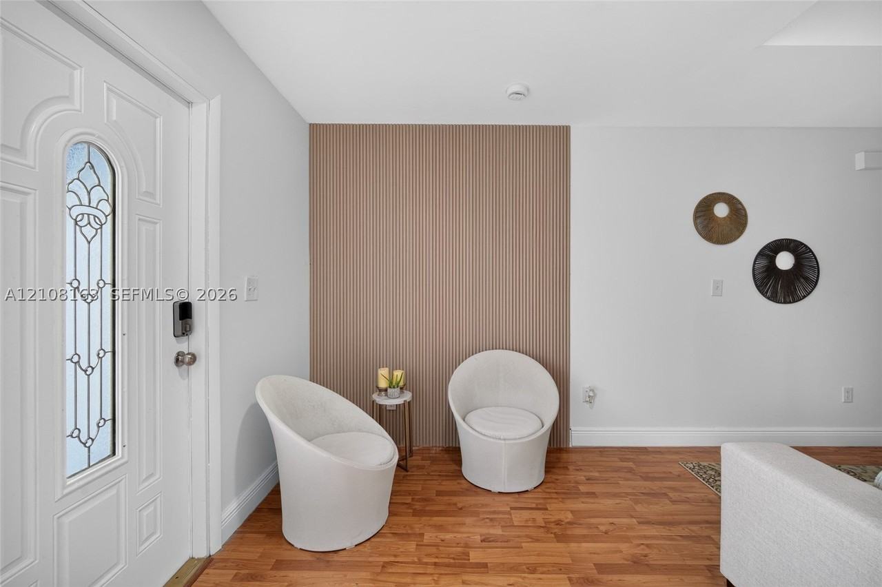 11510 Sw 5th St #1 - Photo 4 of 22