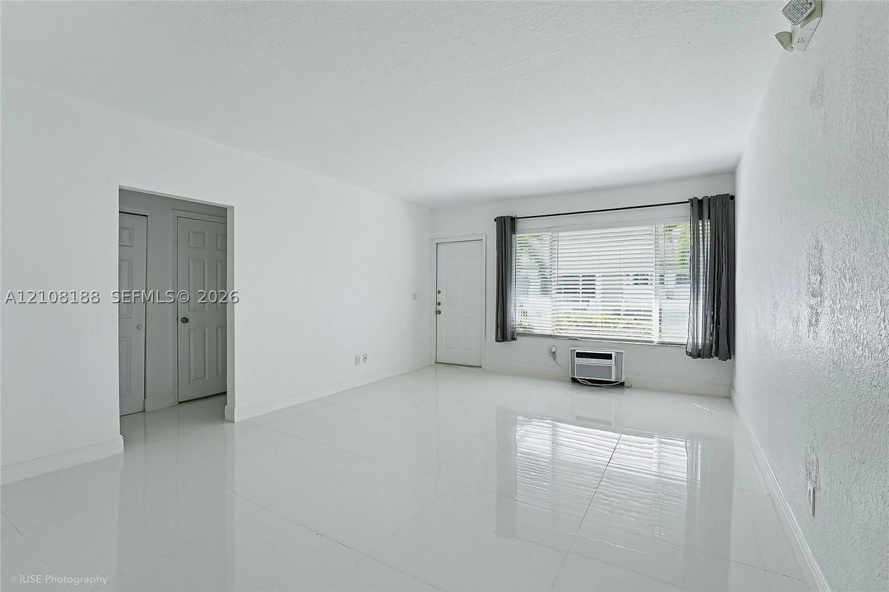 9790 E Bay Harbor Dr #3N - Photo 4 of 11