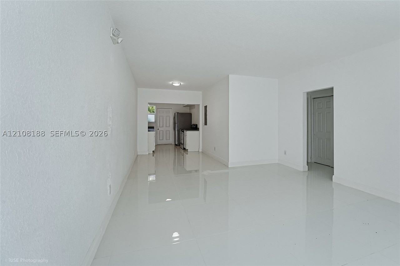 9790 E Bay Harbor Dr #3N - Photo 6 of 11