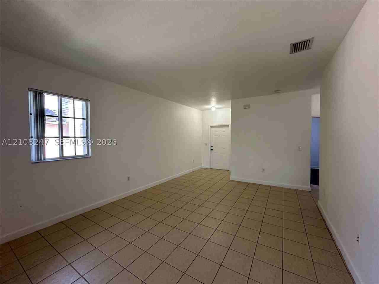 2641 Ne 4th St #204 - Photo 4 of 26